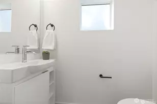 1709 NE 117th St, Seattle, WA 98125 - Photo 17