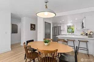 12303 SE 60th St, Bellevue, WA 98006 - Photo 7