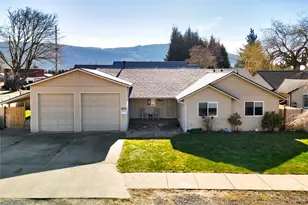 1105 Bennett St, Sedro Woolley, WA 98284 - Photo 1