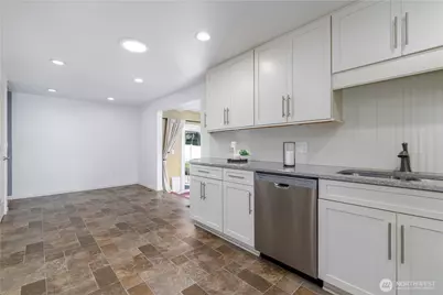 14215 SE 259th Place, Kent, WA 98042 - Photo 9