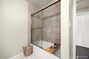 2305 NW Oakcrest Dr, Issaquah, WA 98027 - Photo 23