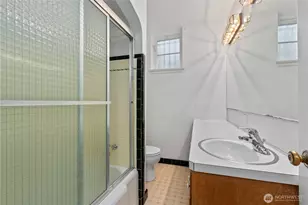 6015 Wellesley Way NE, Seattle, WA 98115 - Photo 25