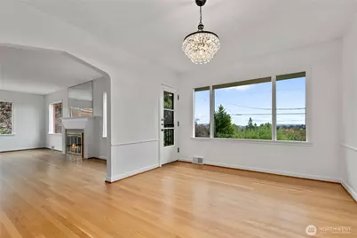 6015 Wellesley Way NE, Seattle, WA 98115 - Photo 11