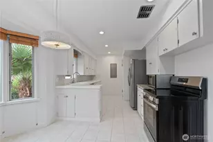 6015 Wellesley Way NE, Seattle, WA 98115 - Photo 15