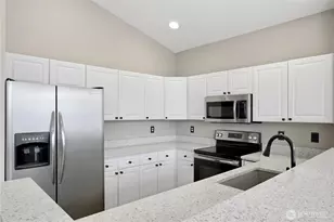 18676 NE 56th Ct, Redmond, WA 98052 - Photo 7