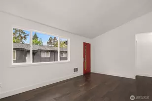 340 SE Clark St, Issaquah, WA 98027 - Photo 7