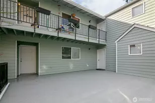 9741 Woodlawn Ave N, Seattle, WA 98103 - Photo 3