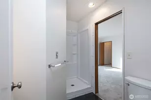 9741 Woodlawn Ave N, Seattle, WA 98103 - Photo 15