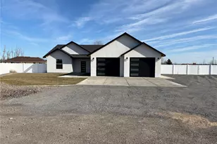 3037 Blackbird Pl NE, Moses Lake, WA 98837 - Photo 1