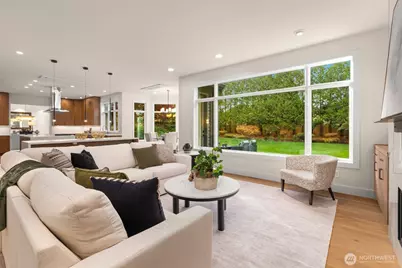 105 Windsor Drive SE, Sammamish, WA 98074 - Photo 7