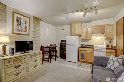 403 E Thomas Street #1-9, Seattle, WA 98102 - Photo 23