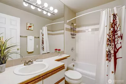 403 E Thomas Street #1-9, Seattle, WA 98102 - Photo 7