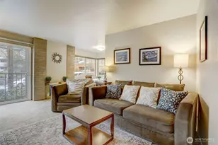 403 E Thomas St, Seattle, WA 98102 - Photo 11