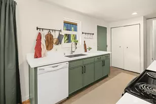 5035 25th Ave SW, Seattle, WA 98106 - Photo 9