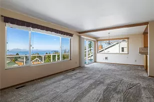 704 Flintstone Dr, Camano Island, WA 98282 - Photo 5