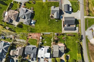 704 Flintstone Dr, Camano Island, WA 98282 - Photo 35