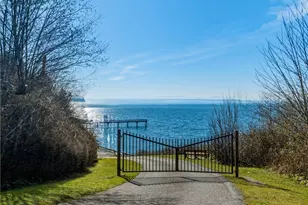 704 Flintstone Dr, Camano Island, WA 98282 - Photo 37