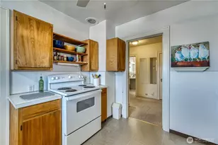 751 S 39th St, Tacoma, WA 98418 - Photo 7