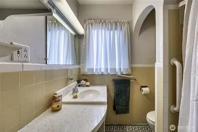 751 S 39th Street, Tacoma, WA 98418 - Photo 11