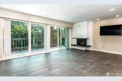 2500 81st Avenue SE #332, Mercer Island, WA 98040 - Photo 3