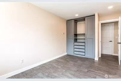 2500 81st Avenue SE #332, Mercer Island, WA 98040 - Photo 7