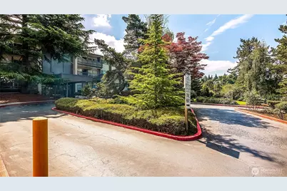 2500 81st Avenue SE #332, Mercer Island, WA 98040 - Photo 13