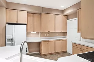 4325 NE 5th Ct, Renton, WA 98059 - Photo 7