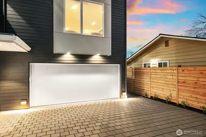 3218 47th Avenue SW, Seattle, WA 98116 - Photo 3