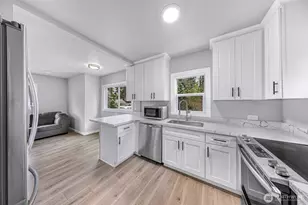 222 W Marilyn Ave, Everett, WA 98204 - Photo 7