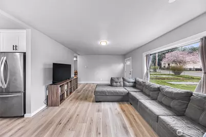 222 W Marilyn Avenue, Everett, WA 98204 - Photo 3