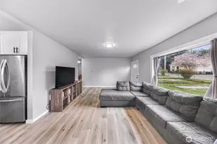 222 W Marilyn Ave, Everett, WA 98204 - Photo 3