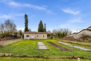 222 W Marilyn Ave, Everett, WA 98204 - Photo 17