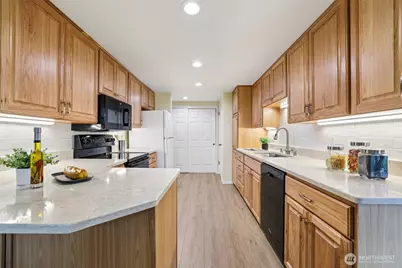 22563 SE 42nd Terrace #2212, Issaquah, WA 98029 - Photo 13