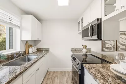 14222 NE 181st Place #N101, Woodinville, WA 98072 - Photo 9