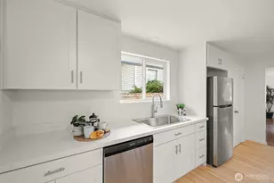 9728 57th Ave S, Seattle, WA 98118 - Photo 9