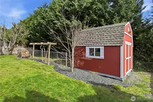 10825 211th Ave Ct E, Bonney Lake, WA 98391 - Photo 37