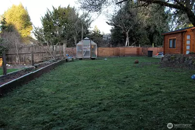 12020 79th Avenue S, Seattle, WA 98178 - Photo 5