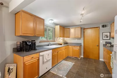 1011 15th Street NW, Puyallup, WA 98371 - Photo 13