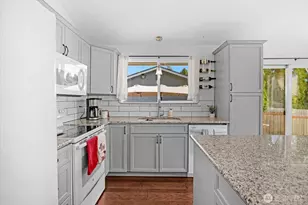 212 10th St, Snohomish, WA 98290 - Photo 17