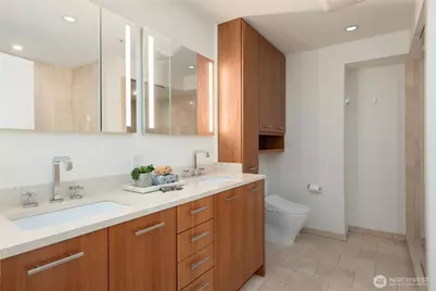 10700 NE 4th Street #2802, Bellevue, WA 98004 - Photo 13