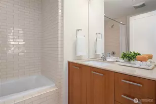 10700 NE 4th St, Bellevue, WA 98004 - Photo 15