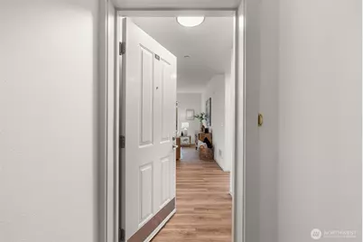 23924 NE 115th Lane #301, Redmond, WA 98053 - Photo 3