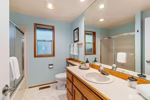 21007 Pioneer Way, Edmonds, WA 98026 - Photo 17