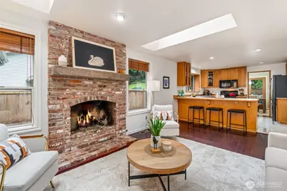 21007 Pioneer Way, Edmonds, WA 98026 - Photo 11