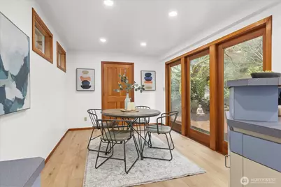 11904 Lakeside Avenue NE, Seattle, WA 98125 - Photo 17