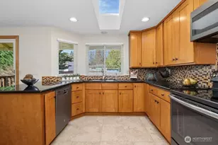 2019 209th Pl SW, Lynnwood, WA 98036 - Photo 9