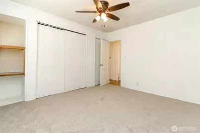 14523 Pioneer Way E, Puyallup, WA 98372 - Photo 11