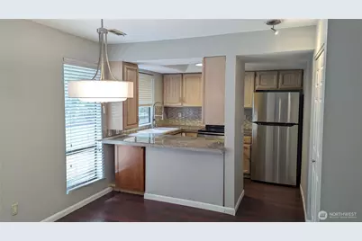 10819 NE 37th Place #107, Bellevue, WA 98004 - Photo 7