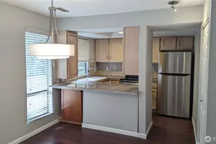 10819 NE 37th Pl, Bellevue, WA 98004 - Photo 7