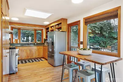 839 W Etruria Street, Seattle, WA 98119 - Photo 17